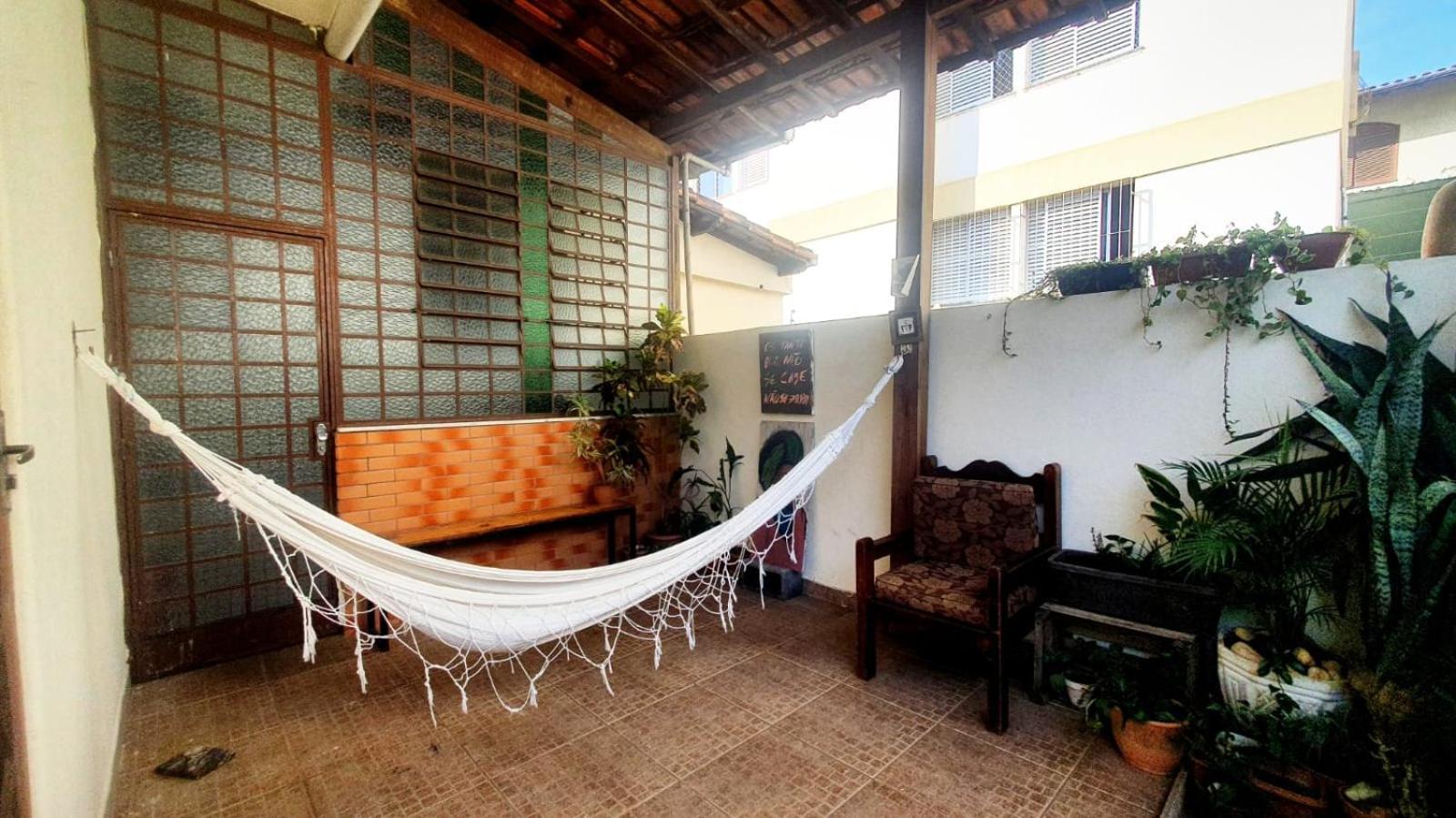 Quarto Casal Com Janela Casa Caramel بيلو هورزونتي المظهر الخارجي الصورة